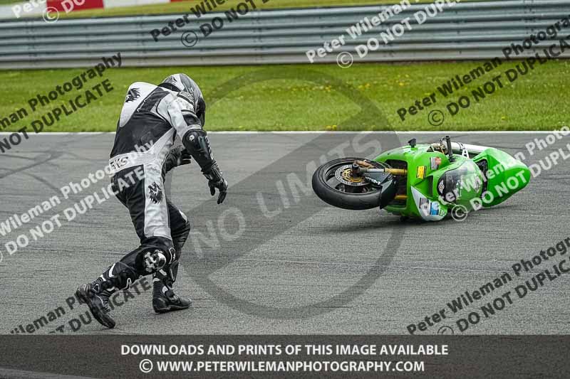donington no limits trackday;donington park photographs;donington trackday photographs;no limits trackdays;peter wileman photography;trackday digital images;trackday photos